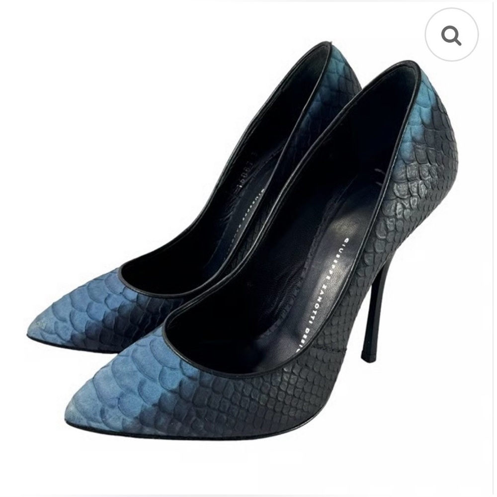 ❗️SOLD❗️Giuseppe  Black/Blue Leather Snake Embossed Print Lucrecia